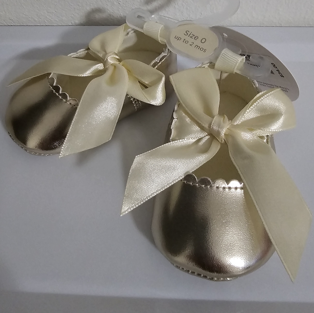 Fist Impressions Shoes - Sz 0 (up to 2 months)